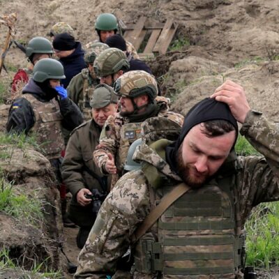 Copertina di Trump sblocca i primi aiuti (pochi) post-Biden a Kiev