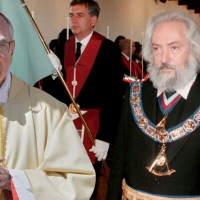 Copertina di Conclave, il massone Giuliano Di Bernardo: “Il mio amico Parolin come Papa”