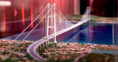 Copertina di Meloni si ricandida, ok al ponte sullo Stretto: l’intervista della premier all’AdnKronos