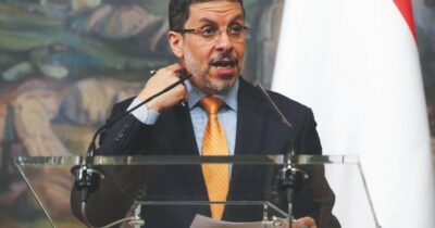 Copertina di Yemen, si dimette il premier Bin Mubarak. Così la coalizione anti-Houthi è indebolita