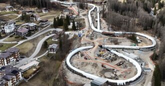 Olimpiadi, la pista da bob è un salasso: perderà oltre 12 milioni in 20 anni. Per pagare i debiti il Comune di Cortina dovrà fare da B&B