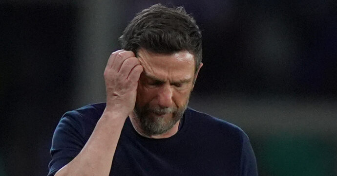 “Amo parlare di calcio, ma in queste condizioni è difficile. Lo prendiamo sempre noi in quel posto”: lo sfogo di Di Francesco