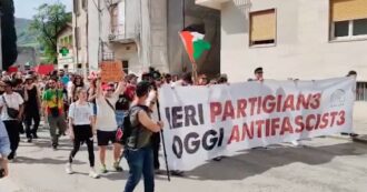 Ascoli Piceno, corteo per la fornaia identificata per lo striscione del 25 Aprile