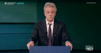 Crozza-Urso, l'esilarante intervento sulla "farmaceltica itagliana" e il "Made in Hitler"