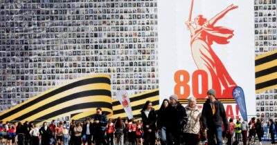 Copertina di Parata, Zelensky minaccia. I russi: “Se attacca, il 10 non ci sarà più”