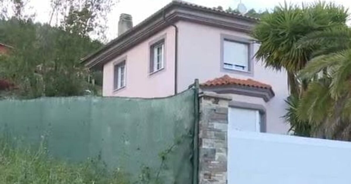 Scoperta la “casa degli orrori”: “Tre bambini chiusi in casa da oltre tre anni tra rifiuti e farmaci, i genitori ossessionati dal Covid”. Il racconto choc della polizia Scoperta la “casa degli orrori”: “Tre bambini chiusi in casa da oltre tre anni tra rifiuti e farmaci, i genitori ossessionati dal Covid”. Il racconto choc della polizia