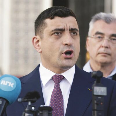 Copertina di Romania, Simion è primo. Georgescu forse premier