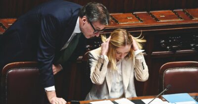 Copertina di Giorgetti avverte i ministri:  “Ora tagliate subito le spese”