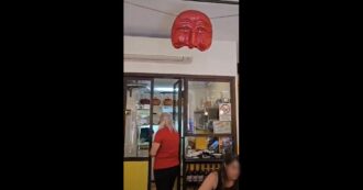 Il caso dei turisti israeliani “cacciati” da un ristorante a Napoli: cosa è accaduto, le due versioni dei protagonisti – Il video