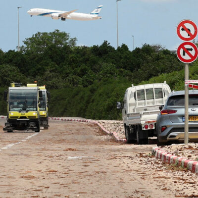 Copertina di Missile Houthi sull’aeroporto di Tel Aviv, sei feriti. Israele: “Risponderemo duramente”. A Gaza 39 morti in 24 ore