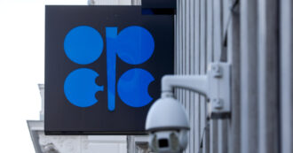 Petrolio sotto i 60 dollari dopo la decisione Opec + di aumentare ancora la produzione