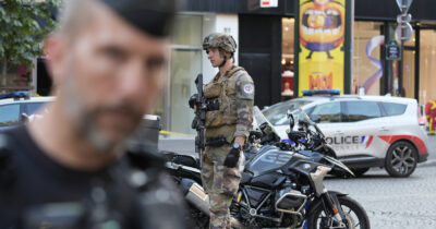 Copertina di Rapito e mutilato per chiedere un riscatto al figlio criptomilionario: liberato dalle forze speciali francesi