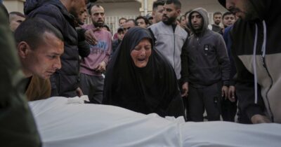 Copertina di Occupare Gaza, spostare i palestinesi e aiuti gestiti da aziende private: cosa prevede il piano di Israele