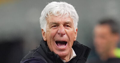 Copertina di Gasperini perde la testa: lancia un taccuino contro un giornalista in conferenza stampa. Cosa è successo