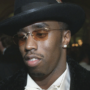Copertina di La stylist Bryana al processo di Puff Daddy: "Mi ha fatta penzolare dal grattacielo. Da allora ho avuto solo incubi notturni"