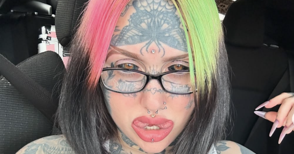 “Chi mi odia dice che sembro un demone, ma sono felicissima così. Ho speso oltre 60mila euro per tatuare il mio corpo e spaccarmi la lingua”: lo sfogo di Orylan