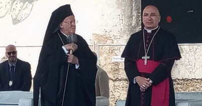 Copertina di Ennesima bufala di De Luca davanti al patriarca di Costantinopoli: la Campania merita di meglio