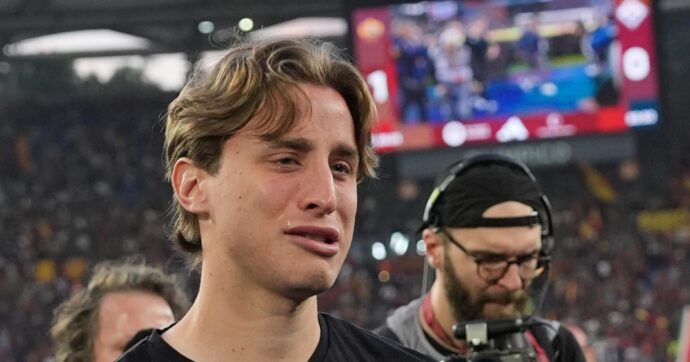 Bove in lacrime dopo lo splendido omaggio dell’Olimpico in Roma-Fiorentina