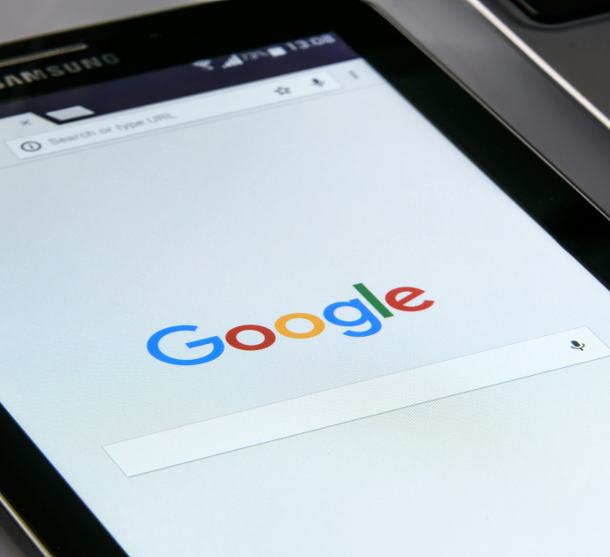 Un video del tuo viso per entrare su Google: la nuova funzione per proteggere gli account fa discutere