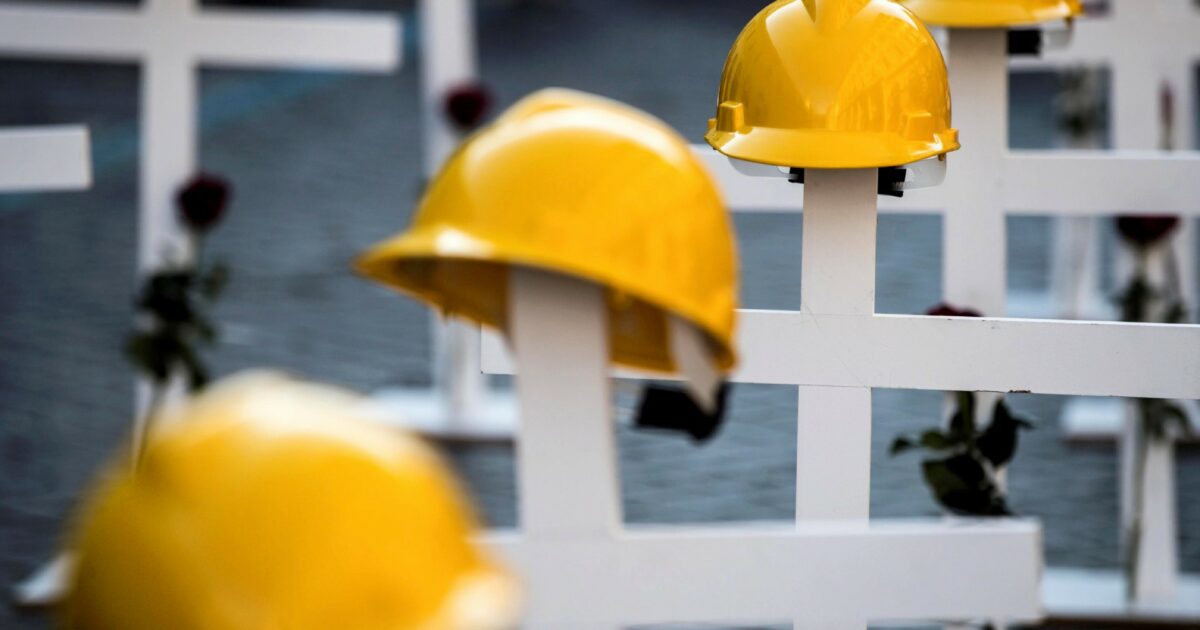 un operaio 61enne 232 morto travolto dal crollo di un muro durante dei lavori di demolizione