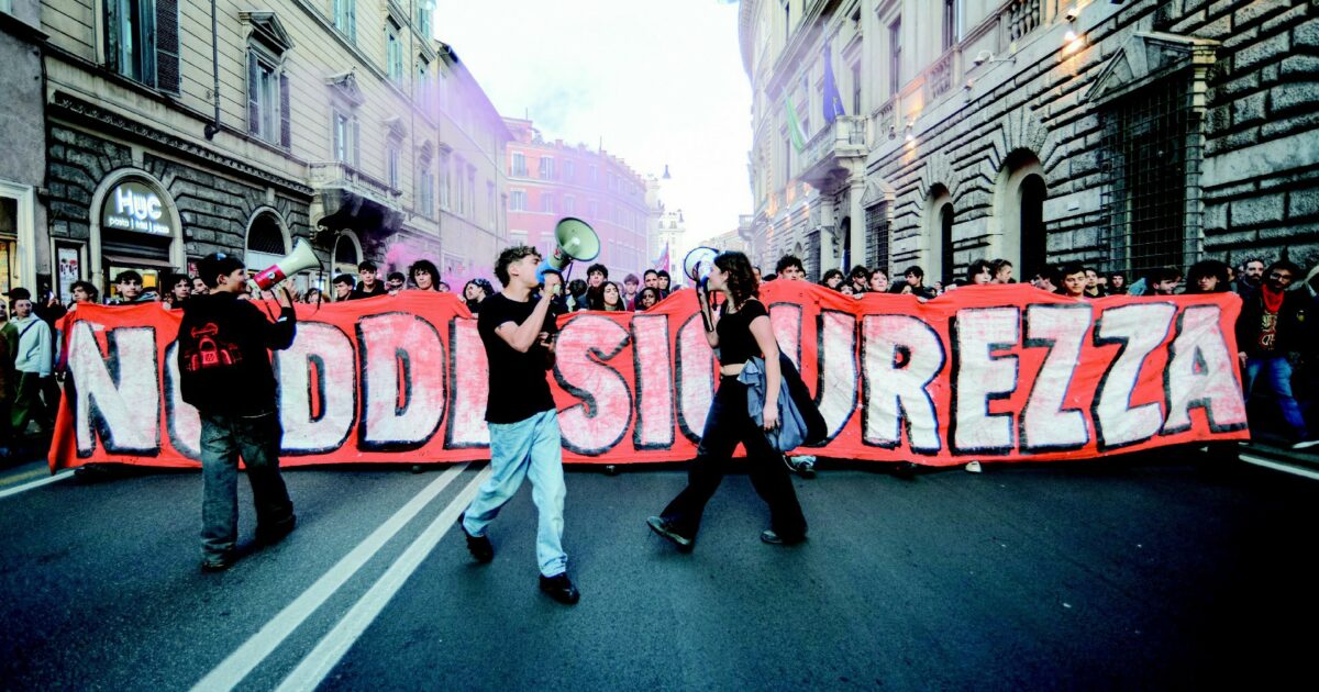 il dl sicurezza è legge dalla stretta sulla cannabis light allo scudo ai servizi cosa c è nel provvedimento del governo
