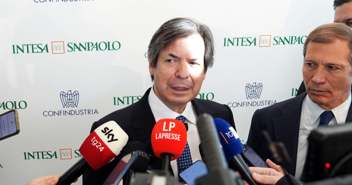 Profitti Intesa da Ilfattoquotidiano.it profitti di intesa sanpaolo oltre le attese grazie alle commissioni di gestione utili 2025 ben sopra i 9 miliardi