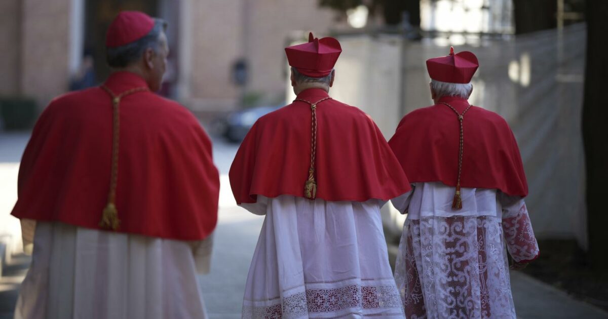 La Stanza delle lacrime dove il Papa può piangere: cosa succede dopo l’elezione in Conclave La Stanza delle lacrime dove il Papa può piangere: cosa succede dopo l’elezione in Conclave