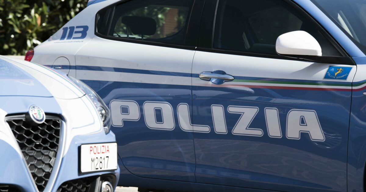 “Mi sentivo soffocare”. E cerca di strangolare una studentessa 22enne. Arrestata donna di 37 anni “Mi sentivo soffocare”. E cerca di strangolare una studentessa 22enne. Arrestata donna di 37 anni