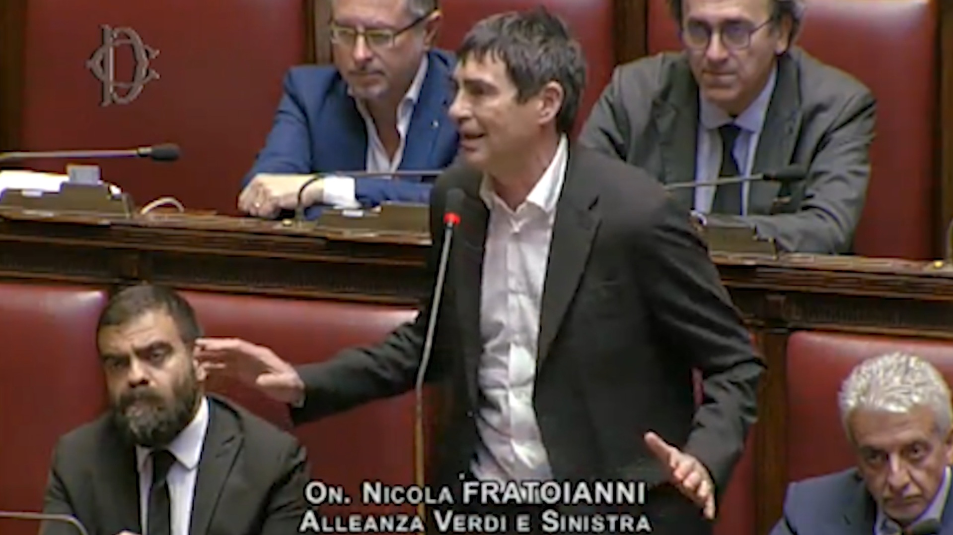 Fratoianni: “Gaza? Genocidio è strategia del governo criminale di Netanyahu. Meloni complice, riferisca in Aula” Fratoianni: “Gaza? Genocidio è strategia del governo criminale di Netanyahu. Meloni complice, riferisca in Aula”