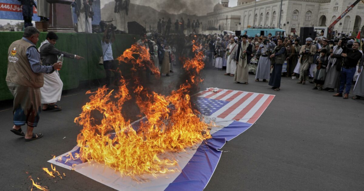 Trump: “Gli Houthi hanno capitolato. Stop a raid Usa sullo Yemen” Trump: “Gli Houthi hanno capitolato. Stop a raid Usa sullo Yemen”