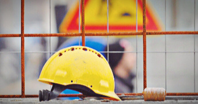 Poveri e disoccupati impiegati dalla Regione Sicilia per sistemare chiese e parrocchie: “Mai stati pagati”