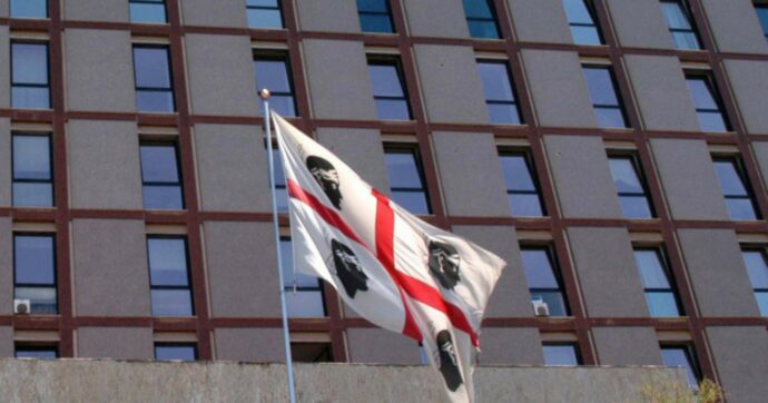 Conflitto di interessi. Collegio di garanzia, sostituito il legale