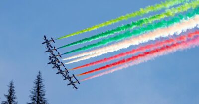 Copertina di Ue, stop totale al gas russo entro il 2027