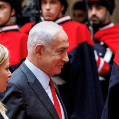 Copertina di Israele, Meloni in imbarazzo. Ora pure la Lega critica Bibi