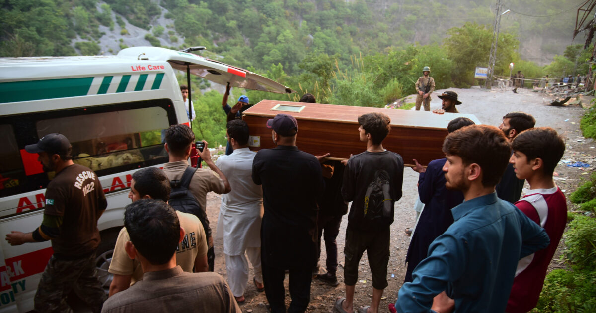 guerra tra da Ilfattoquotidiano.it è guerra tra india e pakistan raid nella notte almeno 39 morti tra cui due bambine usa e cina moderazione