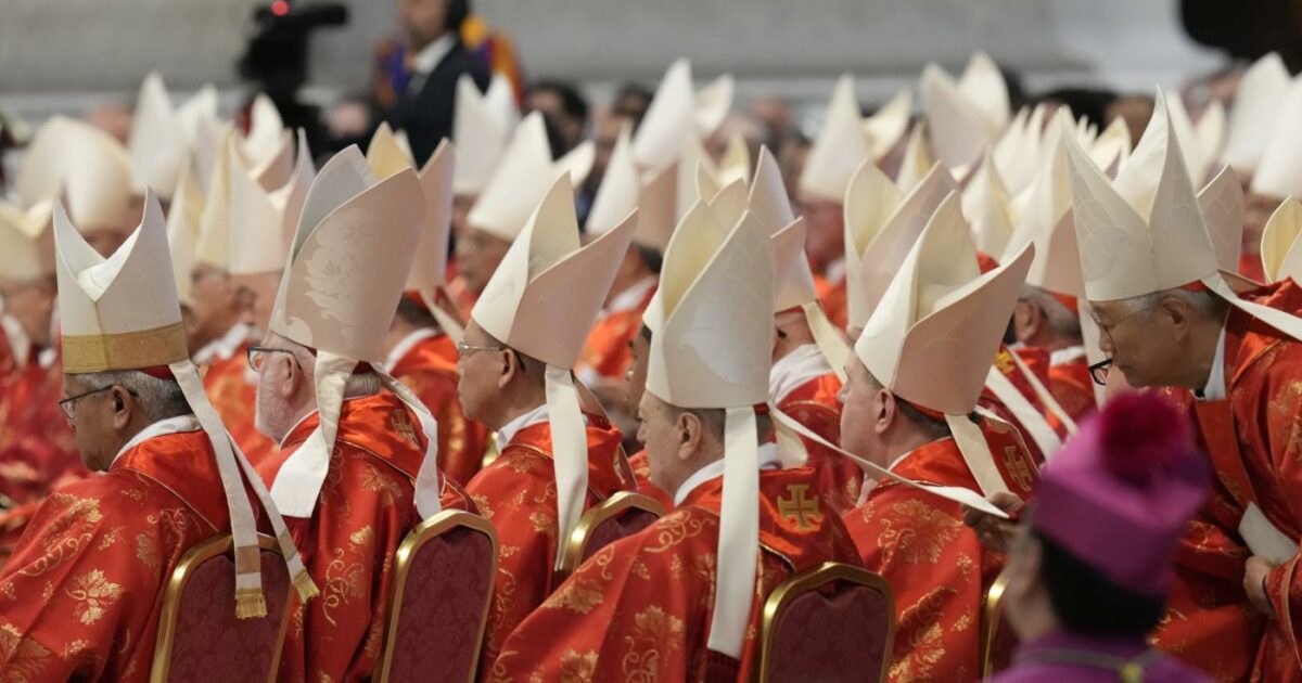 Inizia conclave da Ilfattoquotidiano.it inizia il conclave cosa succede oggi riti e orari la processione il giuramento l extra omnes e la fumata