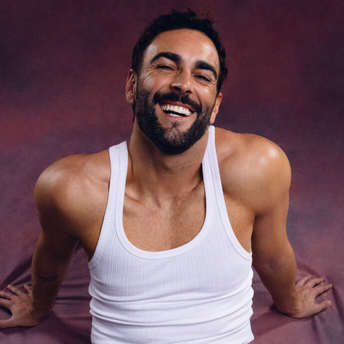 “Dobbiamo andare a votare tutti. Mi sono messo già d’accordo con i miei musicisti per i Referendum”: lo rivela Marco Mengoni a Che Tempo Che Fa