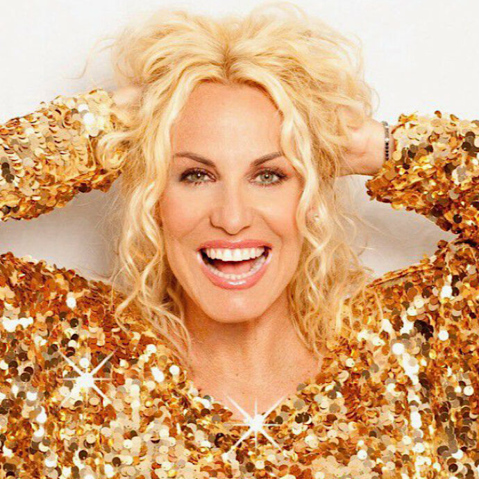 Arriva “Jukebox – La notte delle hit”, al timone Antonella Clerici: tra gli ospiti Donatella Rettore, Nomadi e i Gemelli Diversi