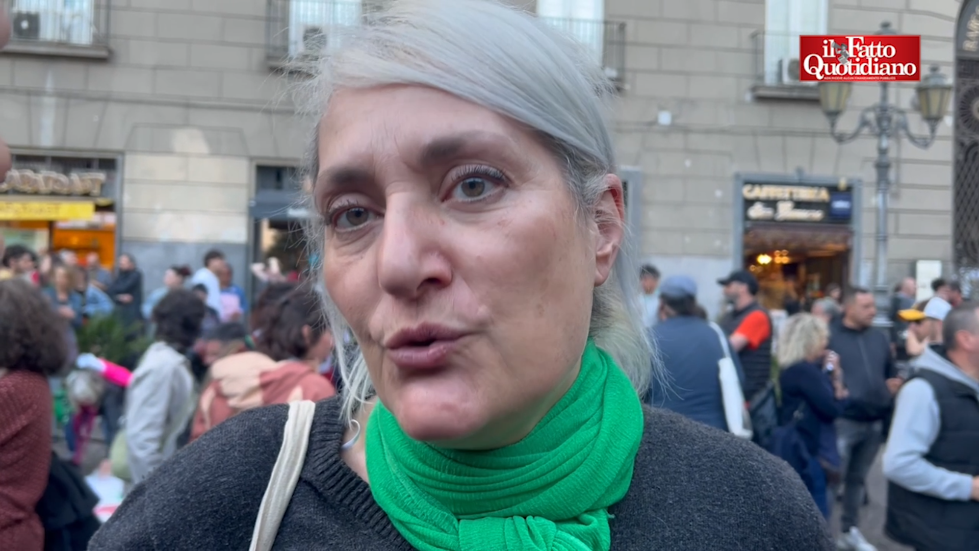 A Napoli sit in per la ristoratrice Nives Monda: “Minacciata solo perché ho denunciato il genocidio a Gaza” – Video A Napoli sit in per la ristoratrice Nives Monda: “Minacciata solo perché ho denunciato il genocidio a Gaza” – Video