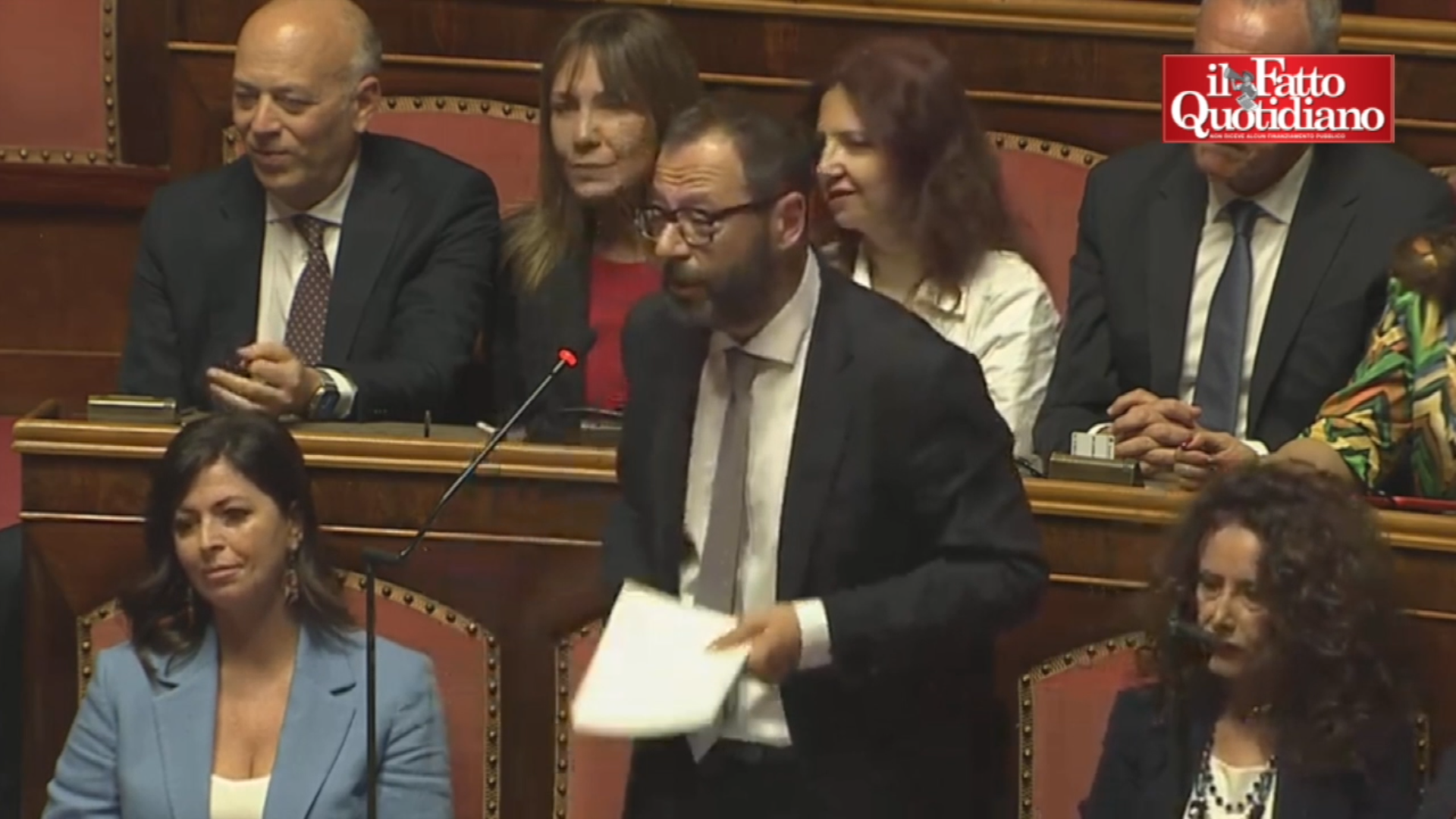 patuanelli m5s legge in aula la definizione di supercazzola poi attacca meloni ecco cosa ci ha appena detto da Ilfattoquotidiano.it patuanelli m5s legge in aula la definizione di supercazzola poi attacca meloni ecco cosa ci ha appena detto
