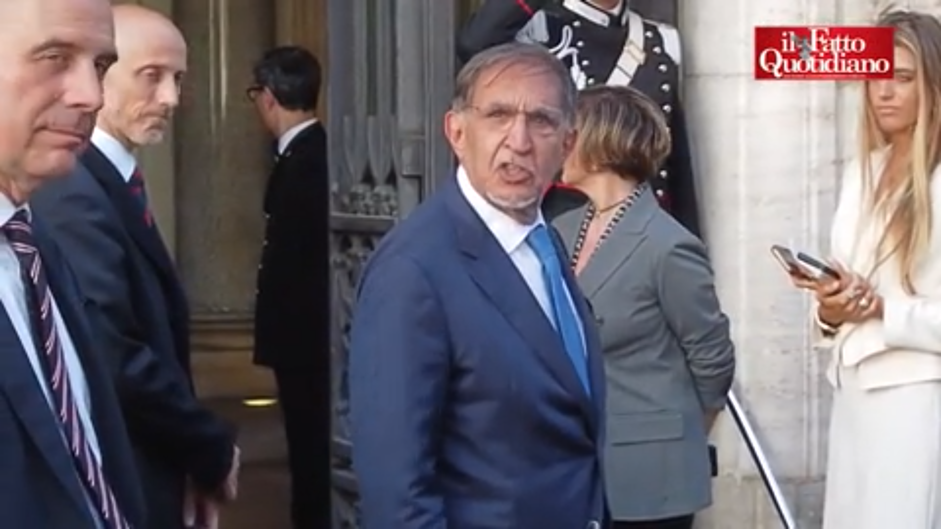 Referendum, La Russa in controtendenza rispetto al centrodestra: “Penso che andrò a votare”. Tajani: “Quesiti sbagliati” Referendum, La Russa in controtendenza rispetto al centrodestra: “Penso che andrò a votare”. Tajani: “Quesiti sbagliati”