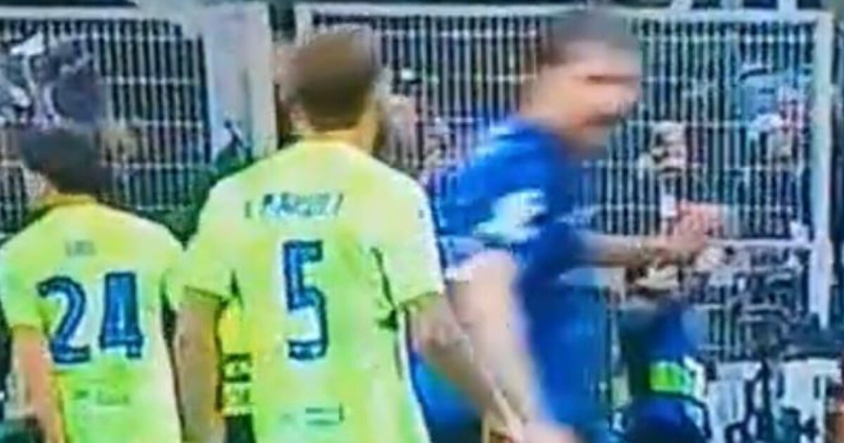Perché Acerbi era furioso con Inigo Martinez? Un replay svela il gesto orribile del difensore del Barcellona