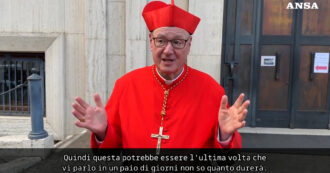 Copertina di Conclave, i cardinali salutano i follower social prima di chiudersi nella Cappella Sistina: “Non ci sentiremo per un paio di giorni”