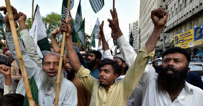 Nel caos del ‘regime change’ in Iran, il Pakistan resta fragile e circondato: l’instabilità è un rischio enorme