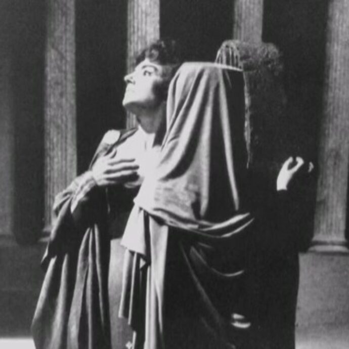 La Medea di Corneille, una tragedia che è un intreccio di passioni: violenze, dolori, vendette, psicanalisi. Così ha cambiato la storia dell’opera
