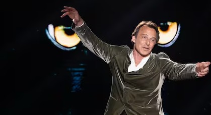 “Nelle scene di sesso mi chiamano olè ma non perché sono rapido, perché sono guizzante. In amore? Sono in transito”: le parole di Alessandro Preziosi a Belve