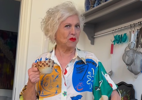 Wanna Marchi ‘torna in campo’: “Io sono molto giovane, ho solo 83 anni e per vivere devo lavorare. Quindi ho deciso di andare in giro per l’Italia a cucinare”