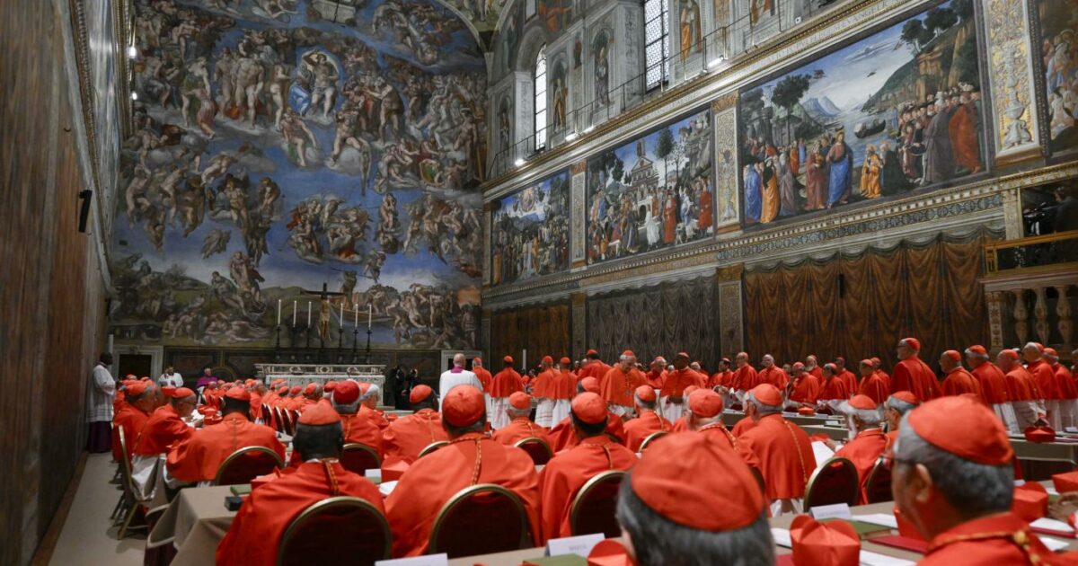 Conclave via da Ilfattoquotidiano.it conclave al via la seconda giornata ci sarà una fumata a metà mattina solo se bianca