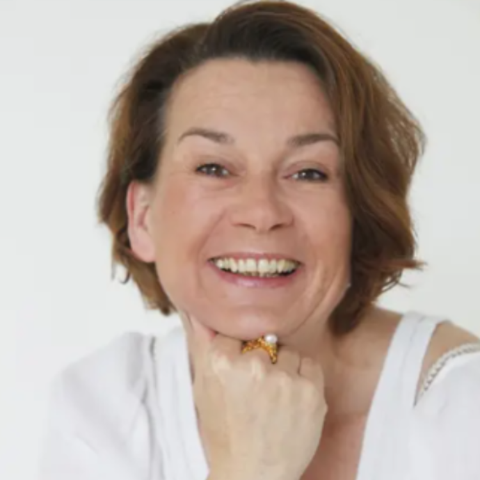 “Ha picchiato a morte la madre”: arrestato il figlio 22enne della scrittrice tedesca Alexandra Fröhlich