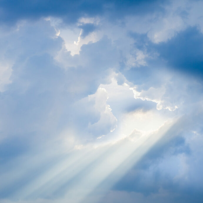 “Ho visto l’Aldilà due volte. Ero in un campo immenso, accanto ad un albero e c’era un uomo vestito di bianco”: Lisa Small racconta la sua esperienza di pre-morte